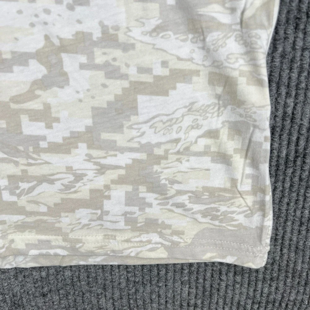 Under Armour Shirt Mens 3XL White Gray Camo Short Sleeve Loose Fit Active Casual